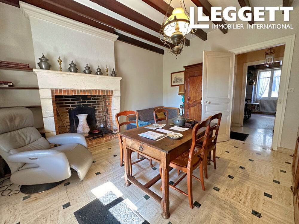 Vente Maison Grande maison de village de 4 chambres, avec grange, puits et vaste jardin arboré. Proche des commerces. Saint-sÉverin