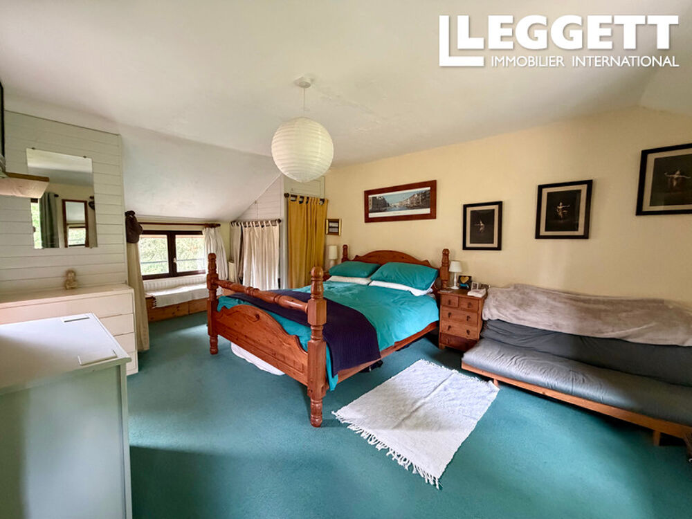 Vente Maison Maison de campagne indépendante : maison, 4 gîtes, piscine et un terrain de plus de 2.9 hectares Pressignac