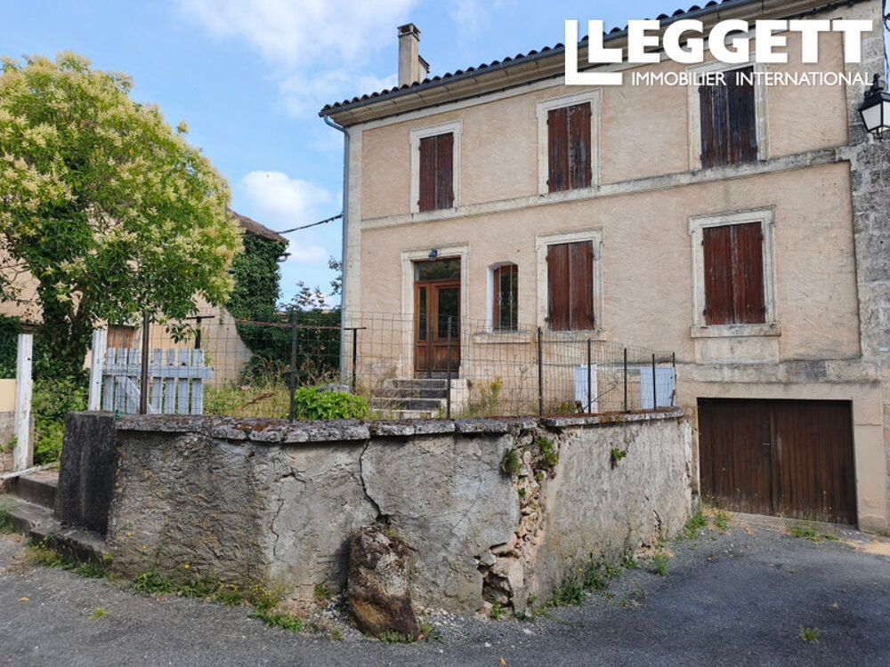 Maison de bourg comprenant deux appartements avec cave ,jardin ,ancienne porcherie et potager non attenant.
