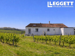 Vente Maison Maison individuelle et garage bien rénové avec une vue magnifique sur les vignobles près de Châteauneuf ChÂteauneuf-sur-charente