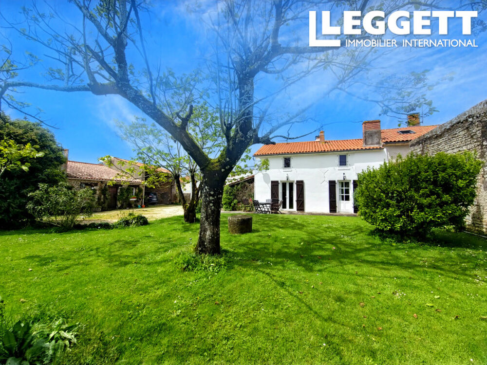 Vente Maison Grande propriété 347 m² à Velluire-sur-Vendée, parfaite pour famille nombreuse ou gîte<br /> Les velluire-sur-vendÉe