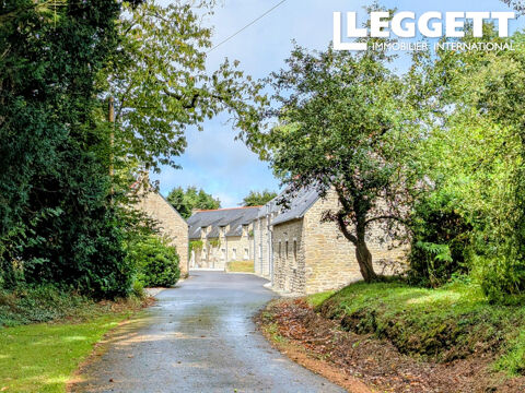   R�duit**Domaine d?exception avec 4 maisons, d�pendances, granges & 7,5 ha en pleine campagne paisible Maison - 15 + pi�ce(s) - 695 m�