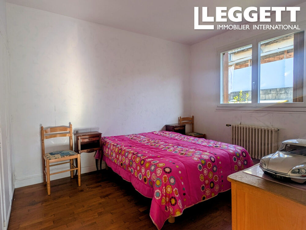 Vente Maison Maison indépendante de 4 pièces avec garage, centre bourg, proche tous commerces ChÂlus