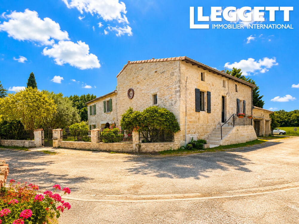 Vente Maison Superbe maison charentaise en pierre, entièrement rénovée, avec piscine et logement indépendant. Soulignonne