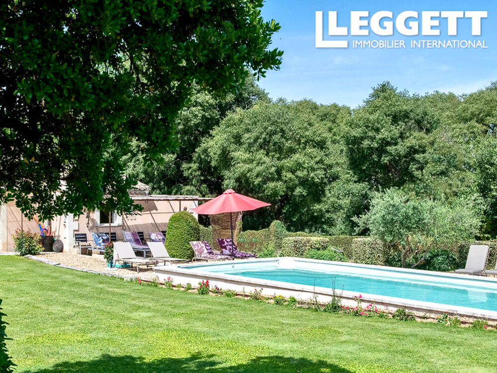 Villa exceptionnelle nichée entre les Alpilles et le centre historique de Saint-Rémy