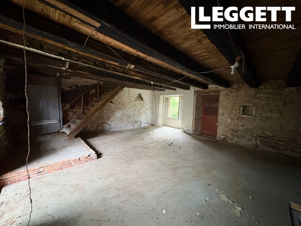 Vente Maison Projet de rénovation. Petite maison (80 m²). Toiture et sols neufs. Jardin de 112 m². Champsac