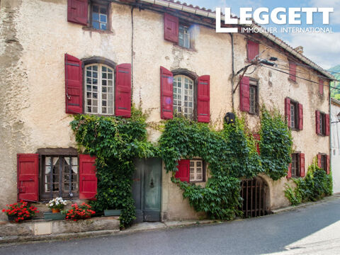  Nouveau prix intéressant pour cette maison de village spacieuse avec jardin au bord de la rivière. Maison - 6 pièce(s) - 235 m²