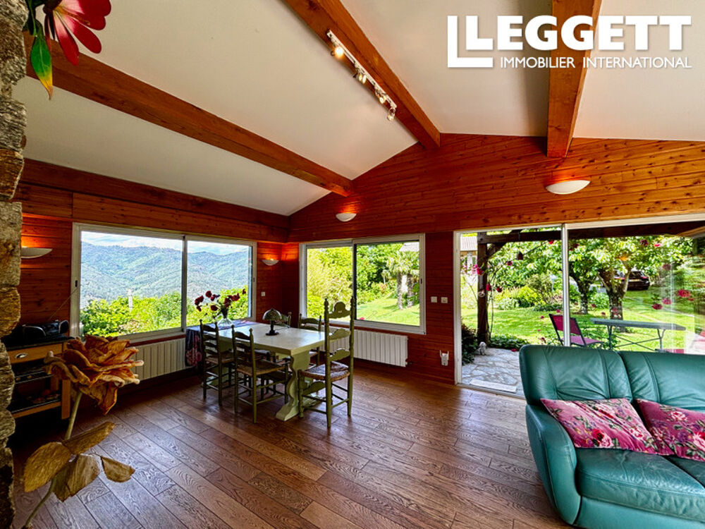 Vente Maison Saumane - GARD - Propriété avec deux maisons séparées, dont une avec piscine intérieure et beau jardin paysage Saumane