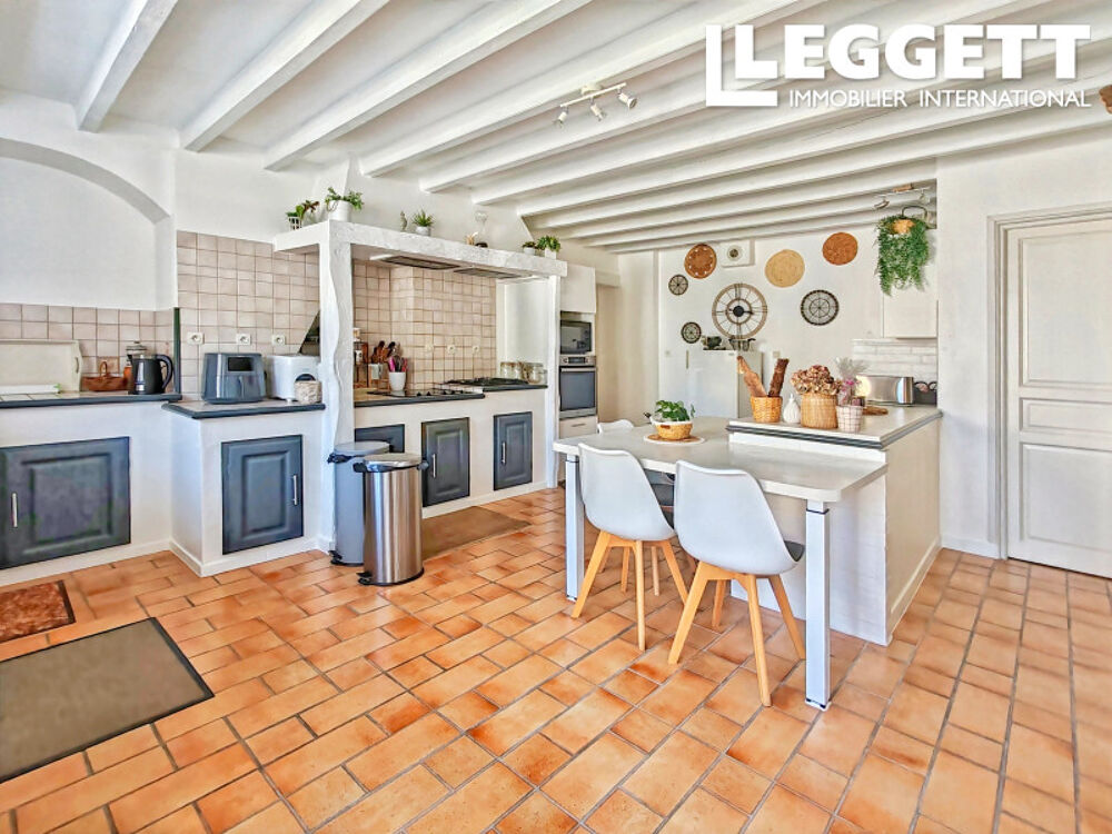 Vente Maison Maison de caractère aux beaux volumes avec nombreuses dépendances et grand jardin à 10 minutes de Loudun SammarÇolles
