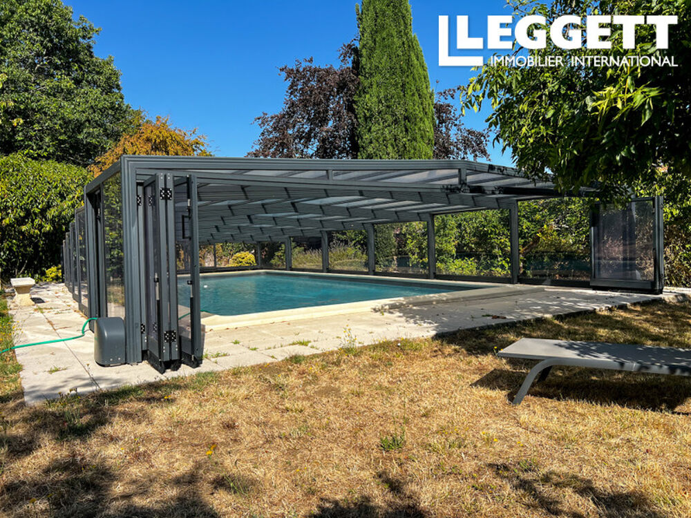 Vente Maison Charmante maison en pierre. 5 chambres. Piscine. Beau terrain. Gîte possible. Proche  commerces. Plain pied. RiviÈres