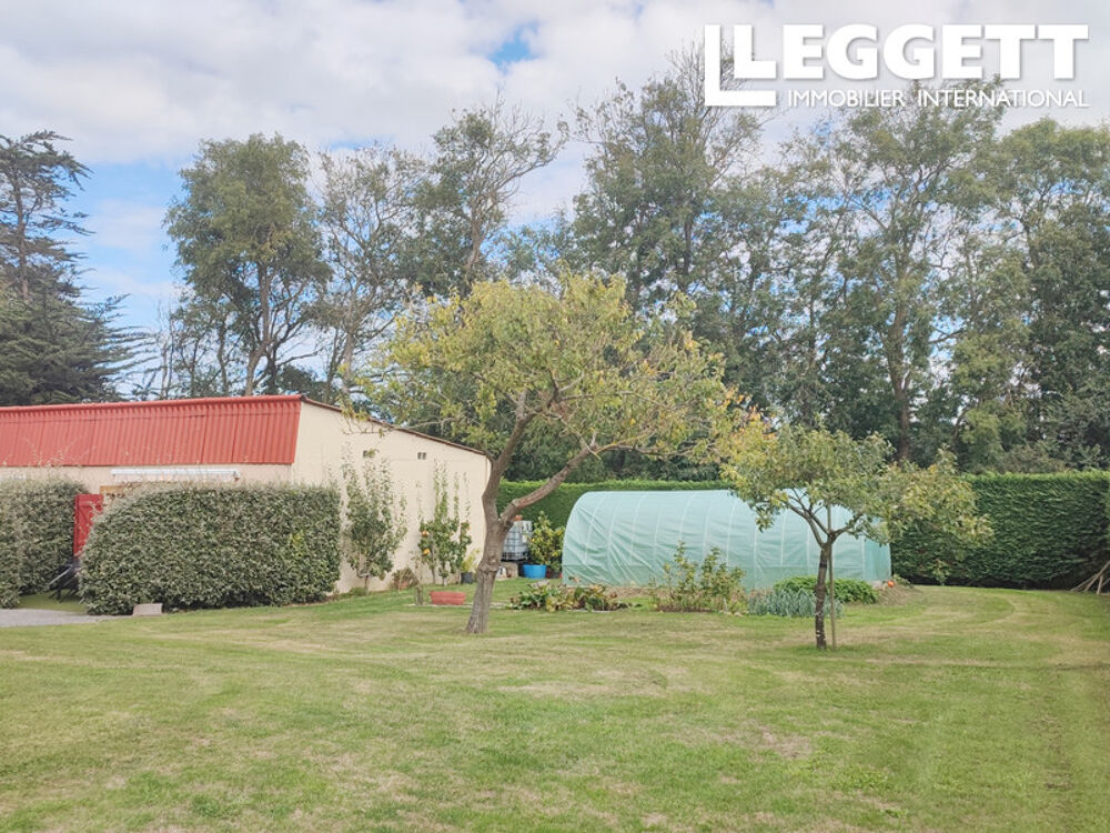 Vente Maison Propriété normande avec 2 gîtes, 4 735 m² de terrain, vue mer et plages à 10 min. Proche des commerces. Aure sur mer