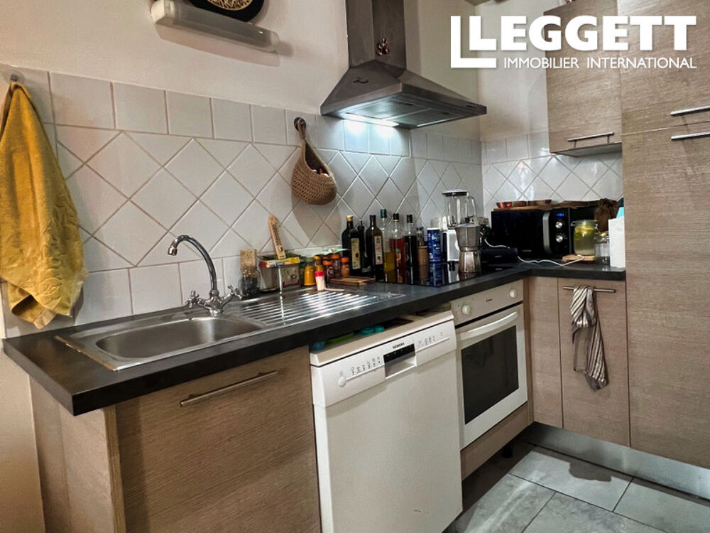 Charmant appartement en duplex. Immeuble de caractère au c?ur du centre historique de Pézenas.