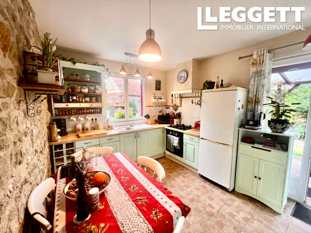 Vente Maison Charmante petite maison de hameau, située dans sa propre cour et ses jardins ; cadre privé et idyllique. BussiÈre-dunoise
