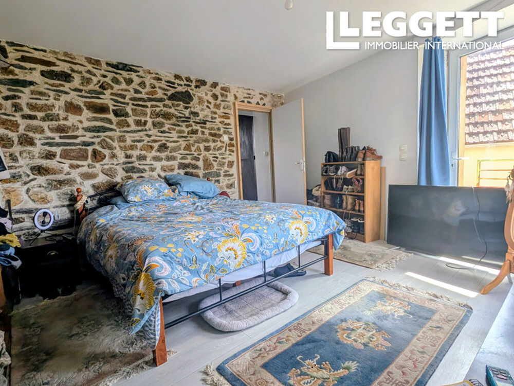 Vente Maison Spacieuse maison de village de 6 chambres à Scrignac, avec un jardin facile à entretenir et une dépendance Scrignac