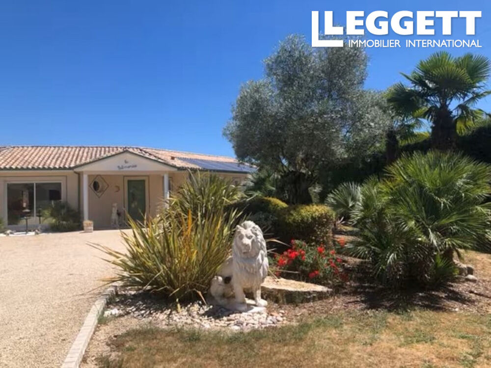 Vente Maison Villa avec entrée sur grand living,cuisine ouverte, 4 chambres avec salle de bain , wc. Véranda , Piscine . Saint-front-de-pradoux