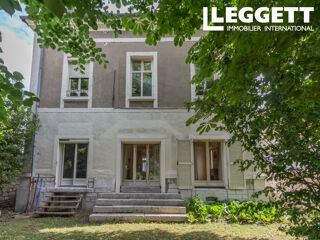  Maison  vendre 8 pices 230 m