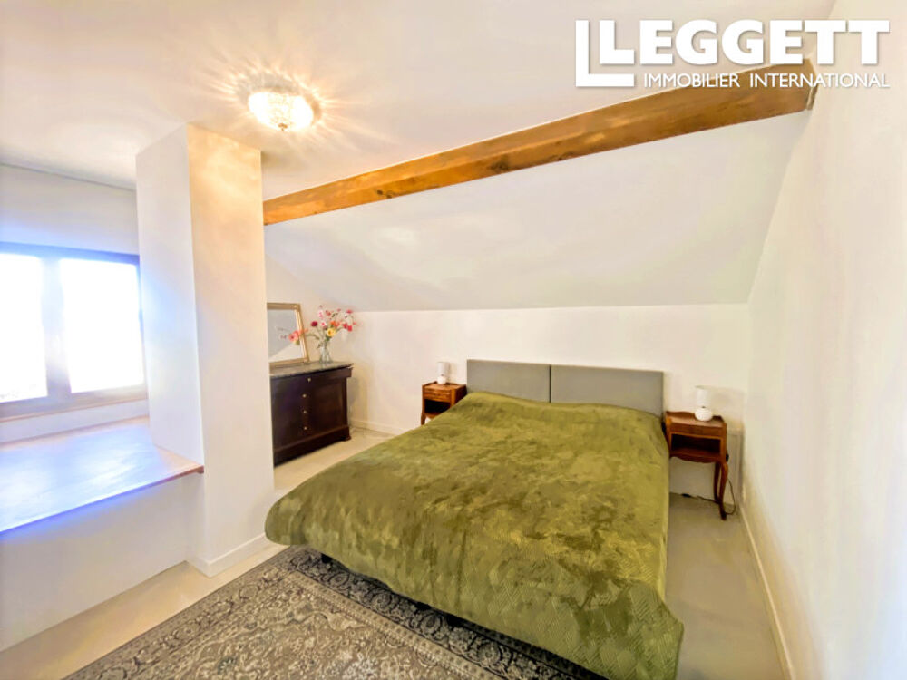 Vente Maison Belle maison individuelle de 5 chambres dans un jardin arboré, située dans un quartier paisible de Cher Reigny
