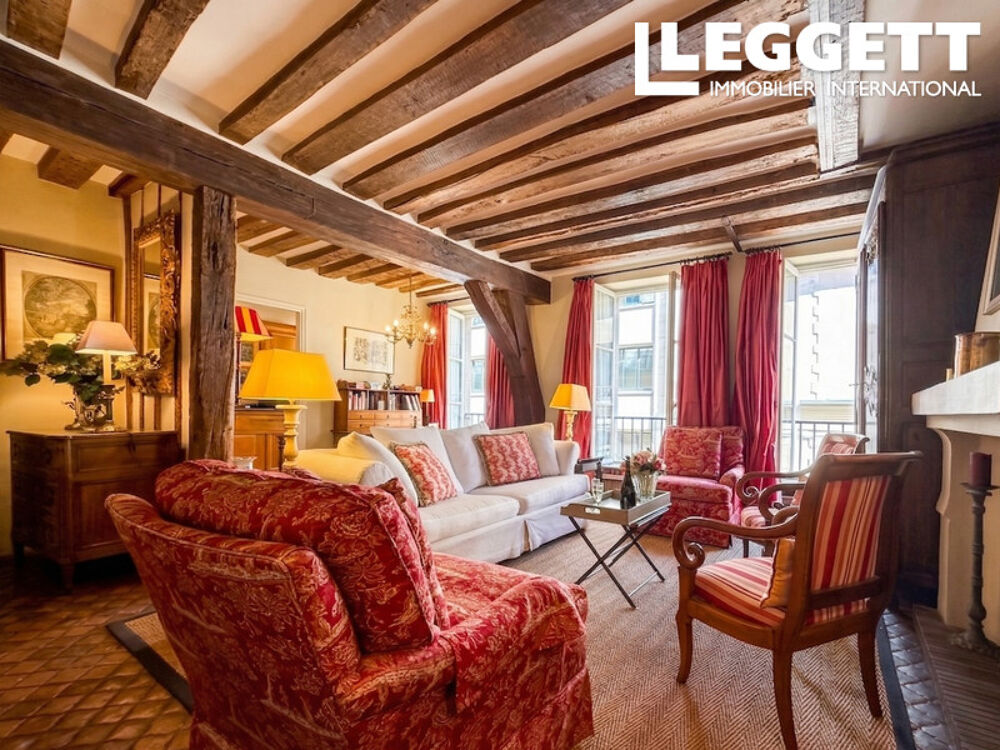 Vente Appartement Village Saint Paul, Le Marais. Appartement de caractère, Deux Pièces, 65m2 Carrez, au calme, 2ème étage. Paris 4