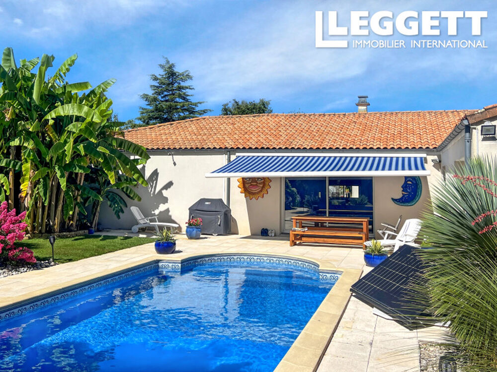 Vente Maison Plain-pied d'exception de 253 m² avec piscine, home cinéma, pool-house et parc arboré de 1 957 m². MagnÉ