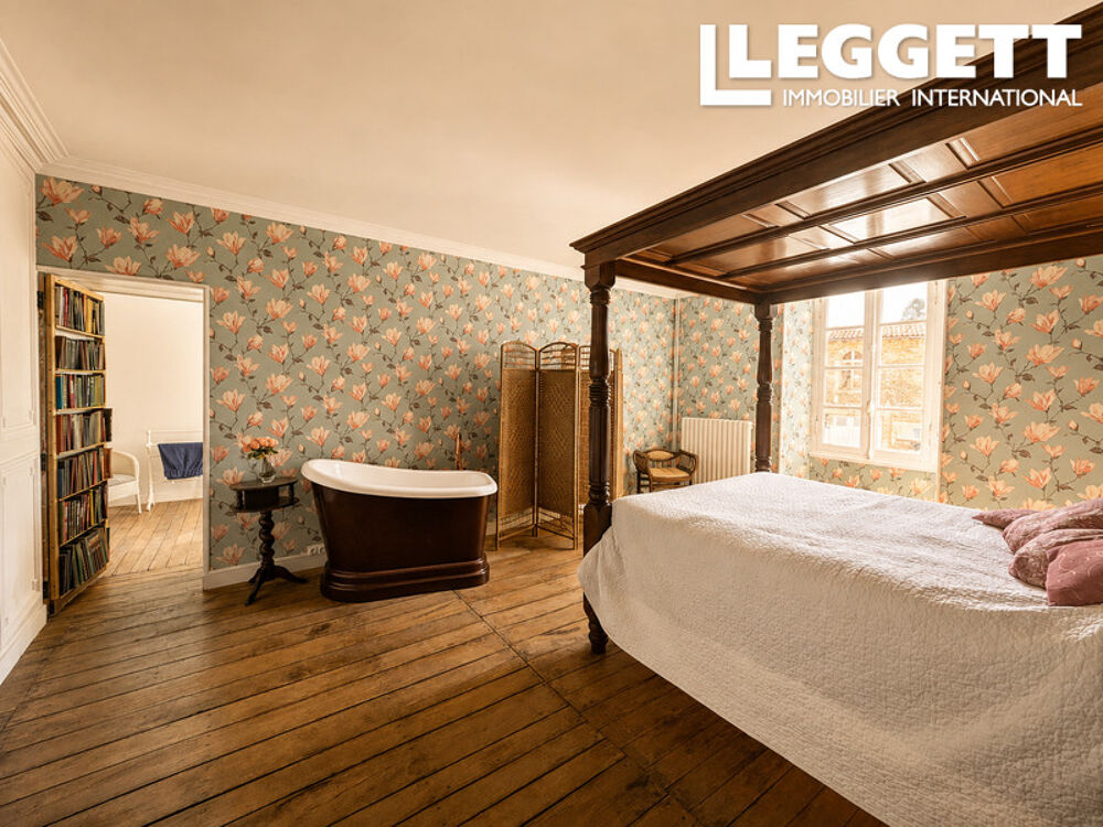 à vendre  Propriété/château Exireuil (79400)