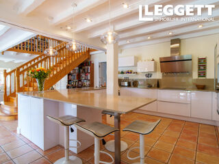  Maison à vendre 15 + pièces 710 m²