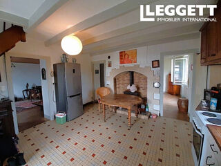 Vente Maison Maison en pierre, avec 3 chambres, granges, garage, jardin et vue sur l?église et le village de Verteillac Verteillac