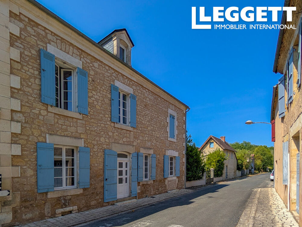 Maison de village du 18e siècle très bien restaurée, avec un jardin comprenant une petite maisonnette