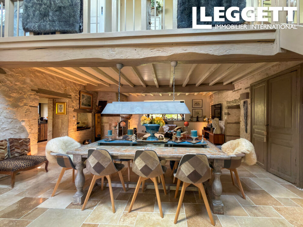 Vente Maison Élégante maison de 3 chambres avec piscine; gîte, située sur un terrain de 8 hectares comprenant des écuries Saint-beauzeil