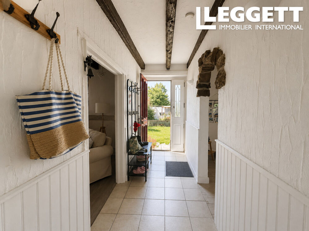 Belle maison en pierre. 4 chambres et deux salle de bains, garage et jardin. MOHON