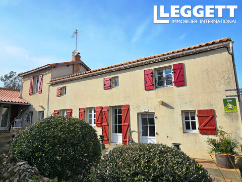   Maison d?habitation et g�te rural 3 �pis not� 4.8* d�pendances, parc arbor� avec marre bord� d'une rivi�re. Maison - 8 pi�ce(s) - 240 m�