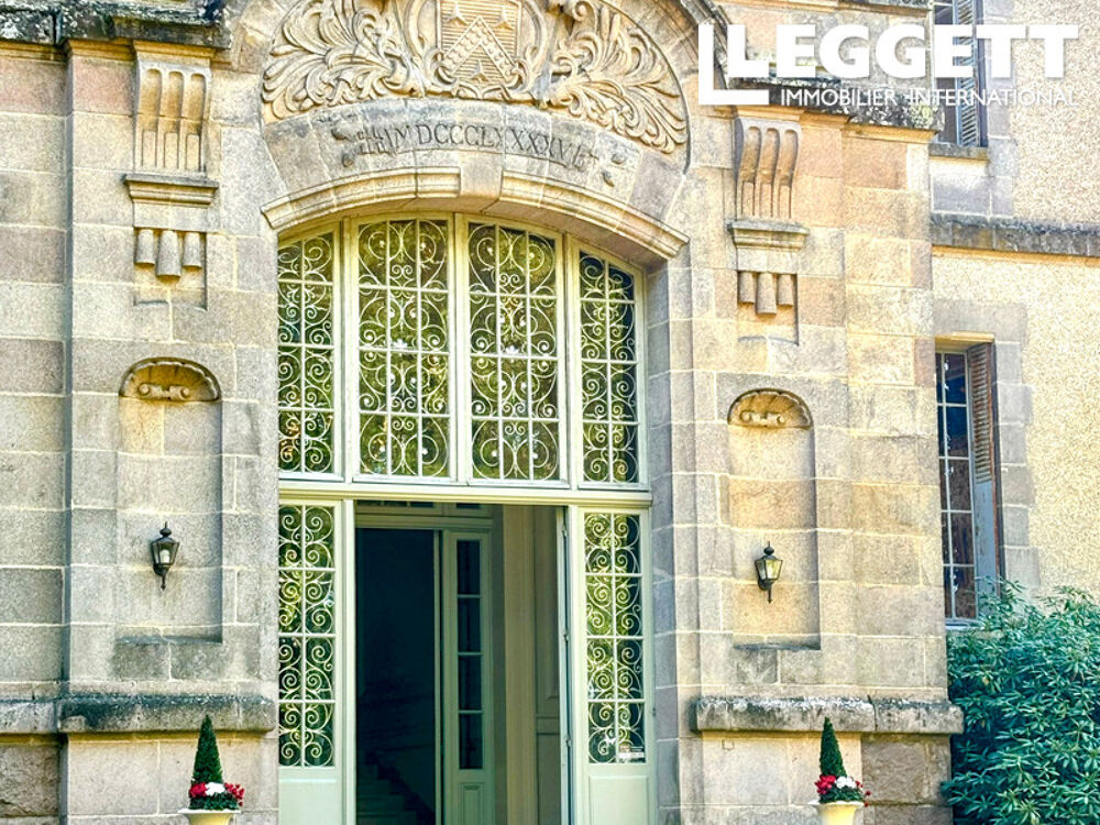 Château historique exceptionnel et bâtiments de domaine,