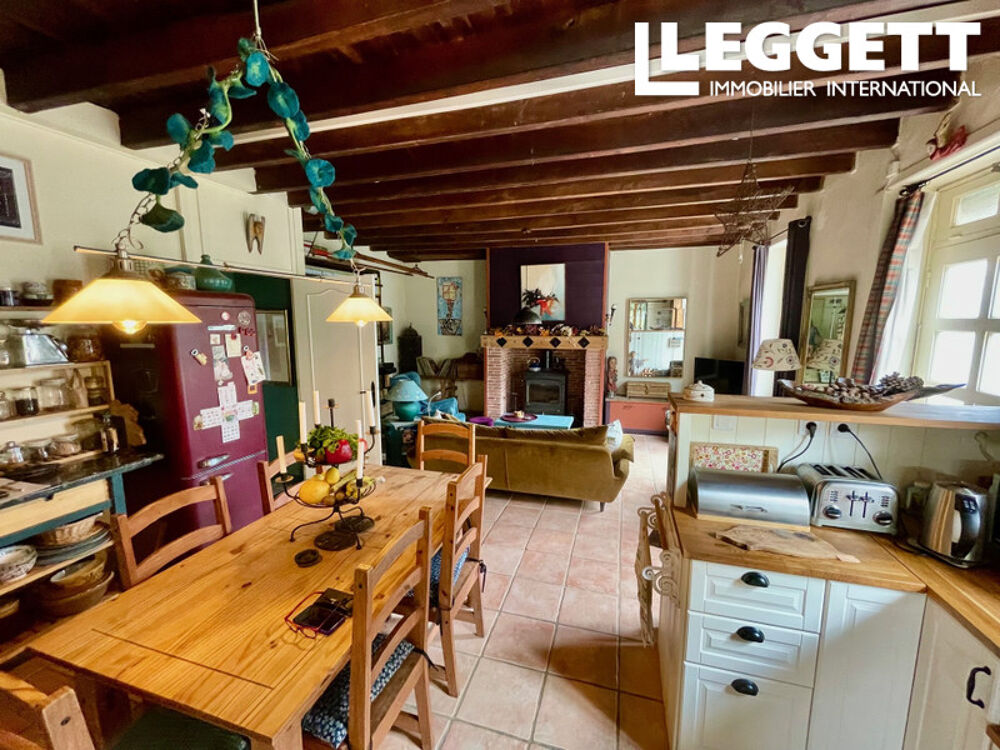 Vente Maison 2 km de Malestroit. Charmante maison non mitoyenne en pierre, située dans un hameau bucolique, Jardin, Garage. Saint-marcel