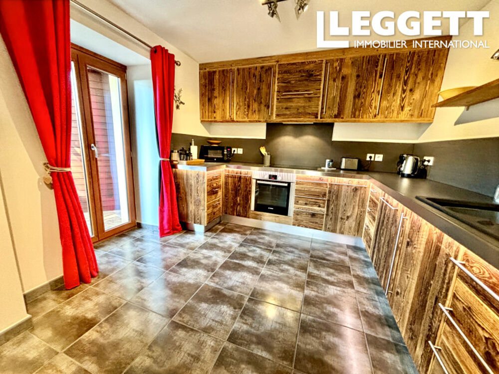 F4 de 79 m² À VENDRE à Saint-Gervais les Bains , jardin ensoleillé, à 300 m du centre et prés des télécabines