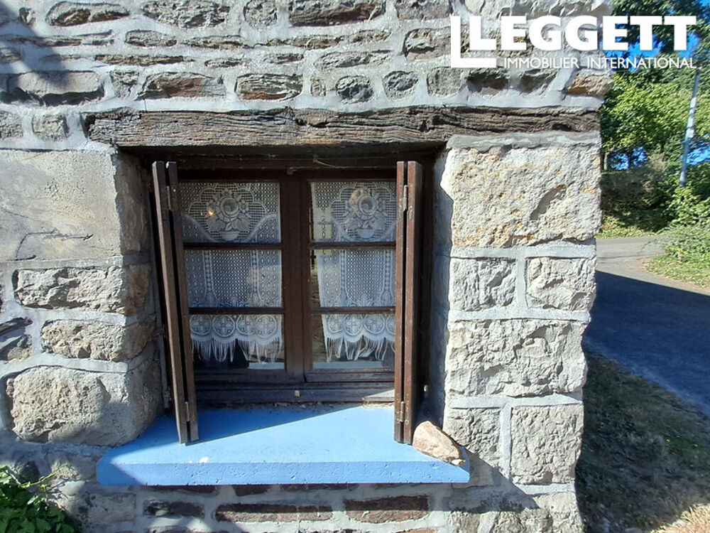 Vente Maison Une minuscule « cabane de jardin » au charme fou et à l'allure originale, située sur un magnifique terrain. Barenton