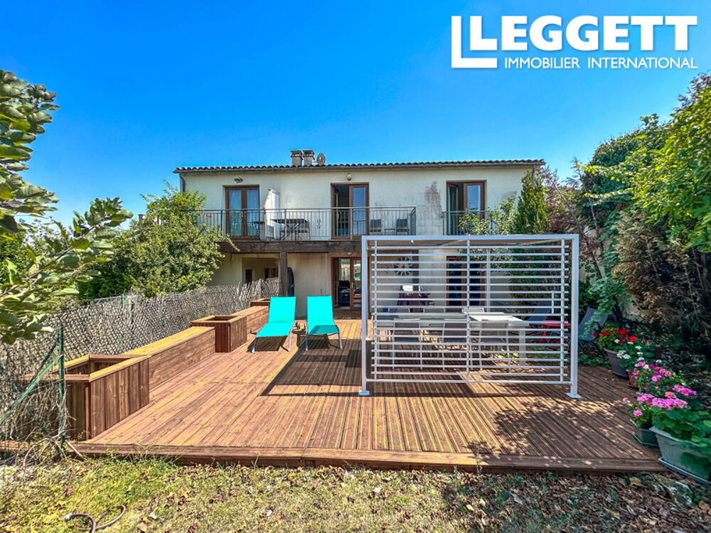 Vente Maison Maison avec 3 chambres et 2 SDE. Grand séjour lumineux . Terrasse et jardin. 5km de Jarnac & 10km de Cognac. Chassors