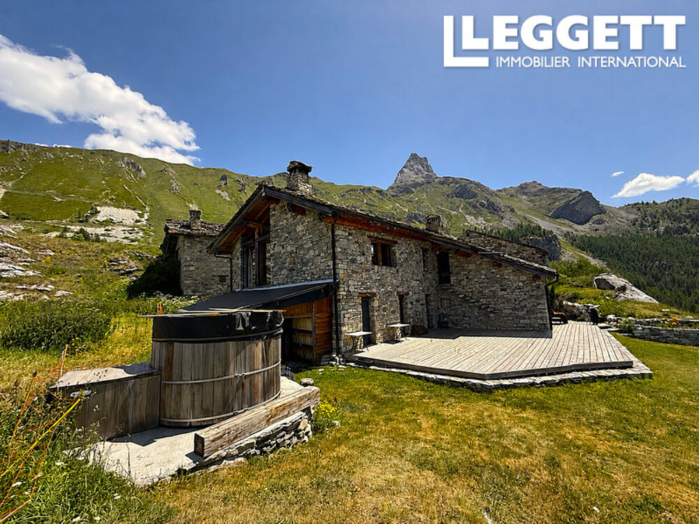Vente Maison À vendre dans un hameau situé entre Tignes et Val d?Isère, un chalet rénové comprenant 5 chambres Tignes