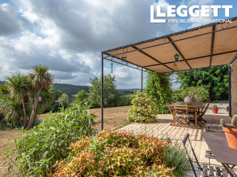   Maison 19ème en pierre entièrement restaurée avec jardin et piscine. En campagne près de Périgueux. Maison - 8 pièce(s) - 171 m²