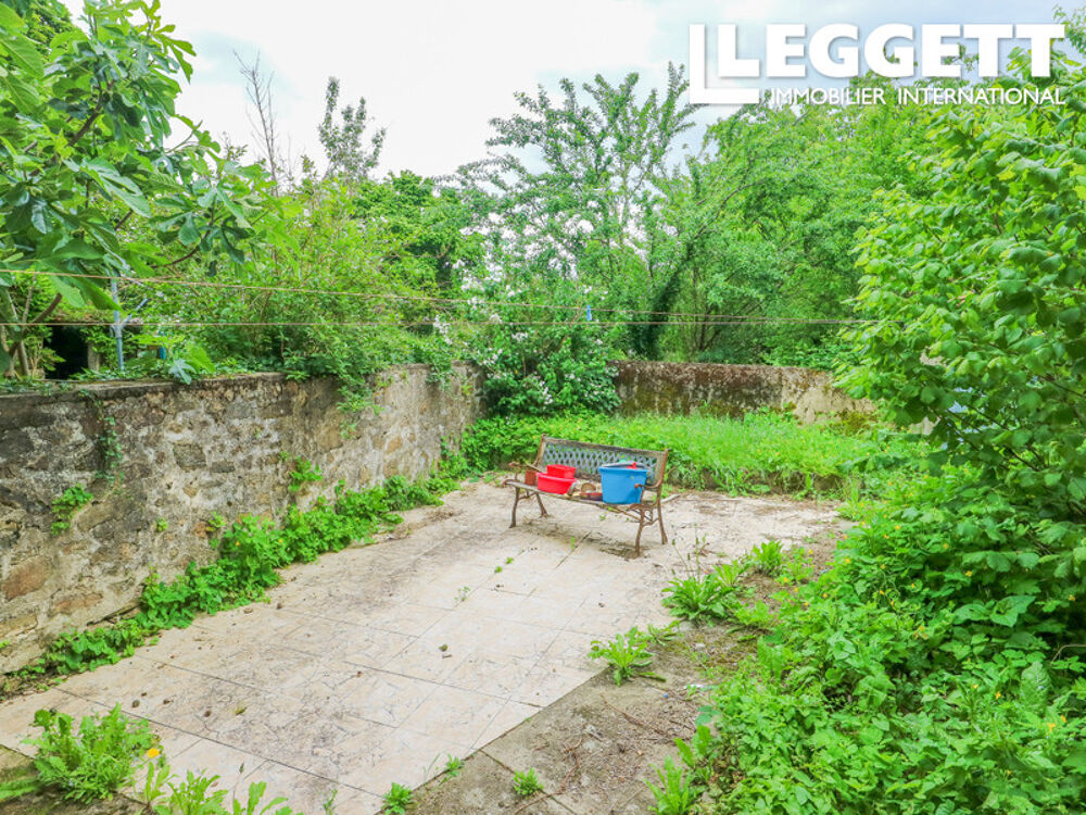 Vente Maison Maison avec 4 chambres, petite cours et garage Le dorat