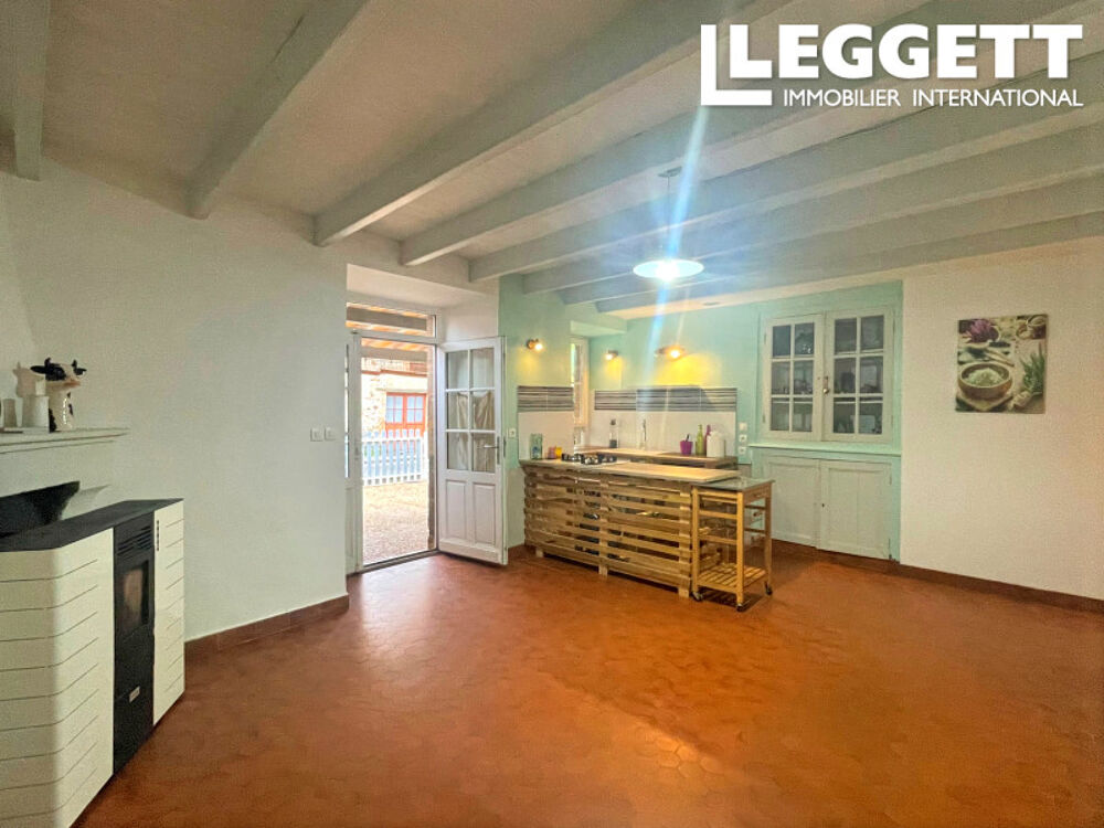 Vente Maison Maison de 2/3 chambres entièrement rénovée dans le charmant village de Saint-Germain-de-Confolens. Confolens
