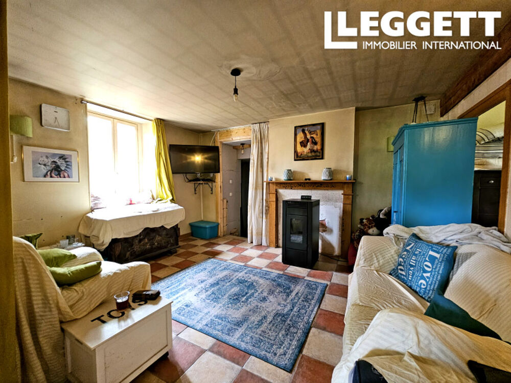 Vente Maison Maison de village avec 3 chambres, grand terrain de 2?567 m² et vaste grenier aménageable ? Saint?Désiré Saint-dÉsirÉ