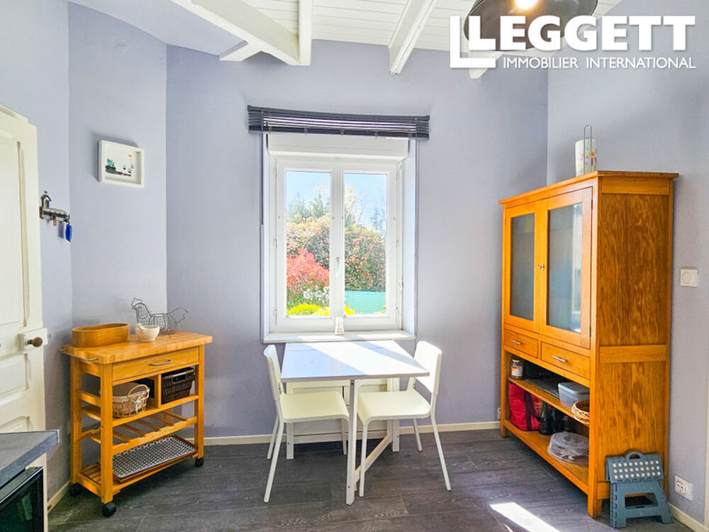 Vente Maison Maison de vacances idéale, avec jardin, située au c?ur de la ville historique de Guémené-sur-Scorff. GuÉmenÉ-sur-scorff