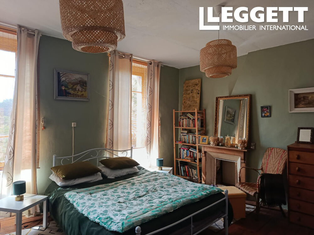 Vente Maison Ensemble immobilier  comprenant une maison, un gîte, des granges et un terrain. Saint-pierre-chÉrignat