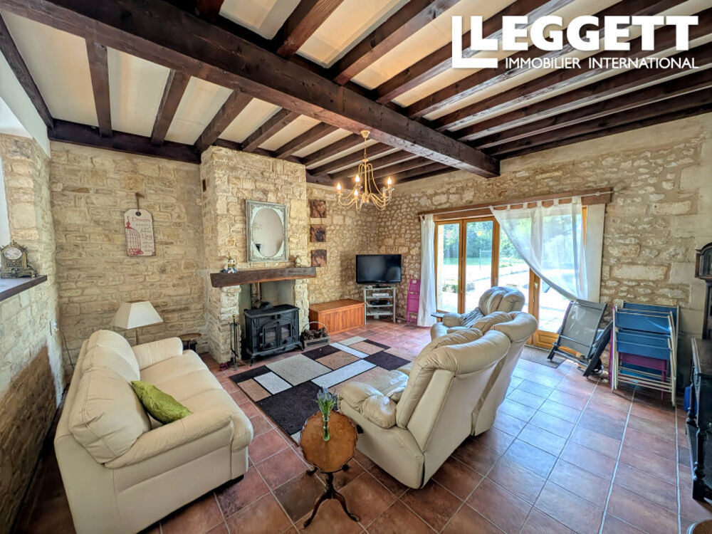 Vente Maison Belle maison de caractère avec appartement indépendant, terrain de 1.1h proche de Mirambeau Charente Maritime Mirambeau