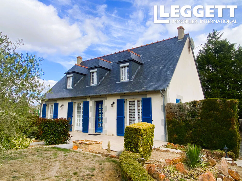 Superbe maison de village individuelle de 3 chambres avec garage en sous-sol, grand jardin et allée.