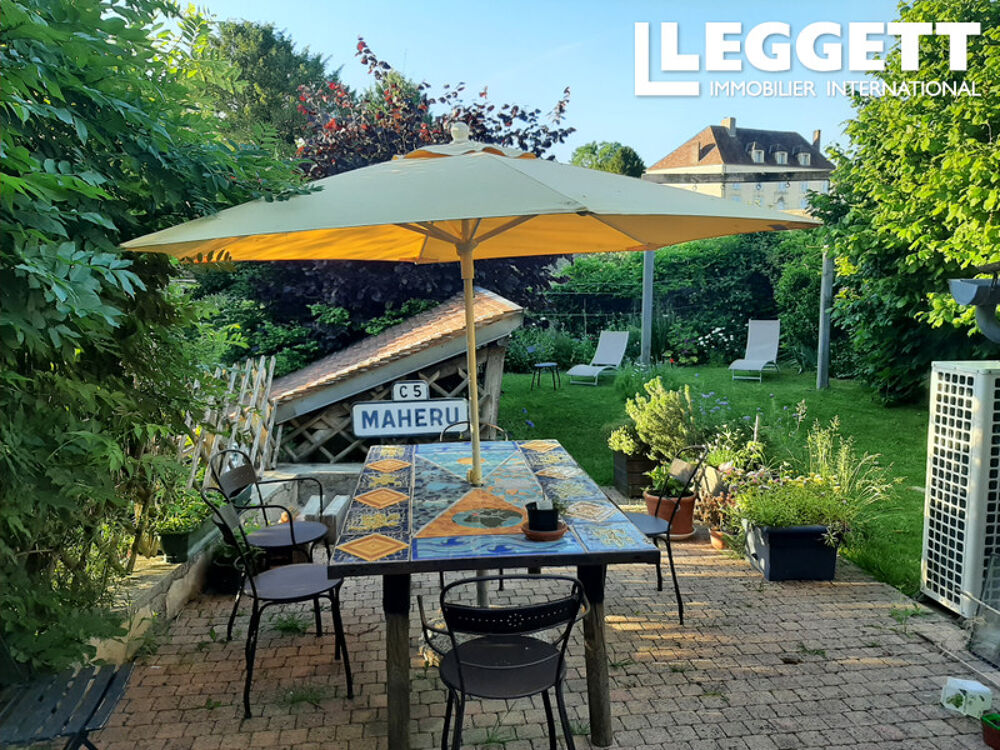 Agréable maison de bourg de 5 chambres, avec jardin, dans un village dynamique, entre Mortagne et Alençon.