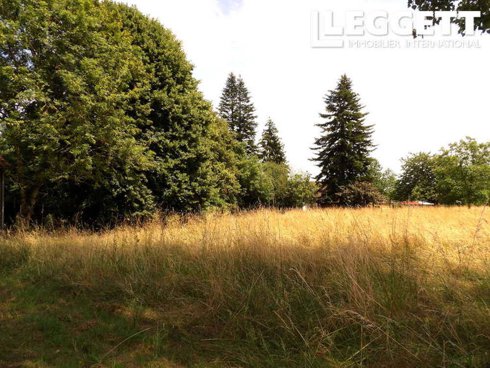 Belle propriété normande, avec maison en granit et vaste terrain d'1 hectare, grand garage, dépendance.
