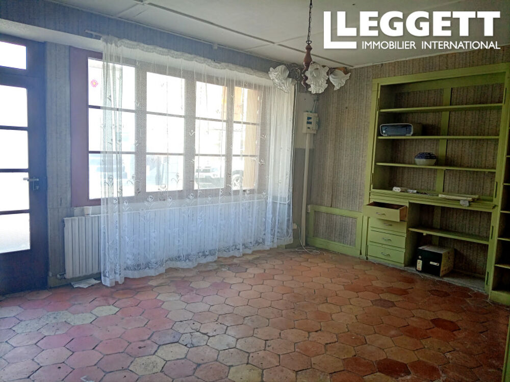 Vente Maison A rénover : agréable maison de 4 chambres avec jardin, grand garage et atelier, dans un village de la Sarthe. Saint-georges-le-gaultier