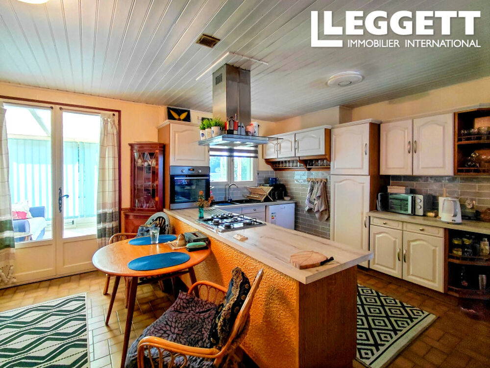 Vente Maison Spacieux pavillon de plain-pied avec 4 chambres, proche de Sauzé-Vaussais et Civray<br /> Limalonges