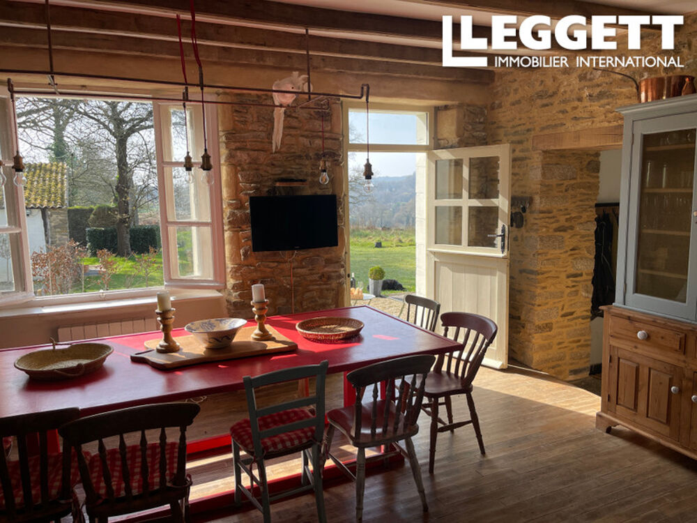 Vente Maison Charmante propriété indépendante de 5 chambres avec dépendances et terrain de 12,000m2 Plouguenast-langast