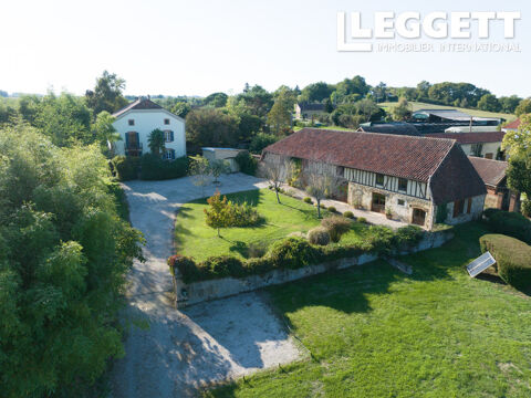   �l�gante propri�t� du XIXe si�cle avec grange r�nov�e, vue sur les Pyr�n�es et potentiel commercial Maison - 7 pi�ce(s) - 287 m�